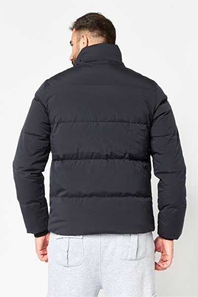 Reebok Men Sportswear Fit Brand Logo Outdoor Jacket, Black