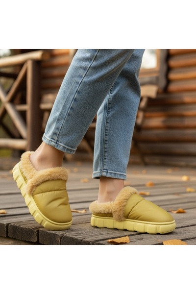 OEM Fluffy and warm slippers for women, for indoors or short outings, L639