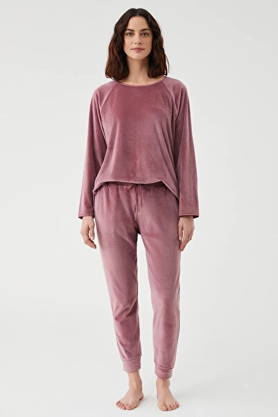 Catherine's Catherines Soft Velvet Circular Neck Long Sleeve Women's Pajama Set
