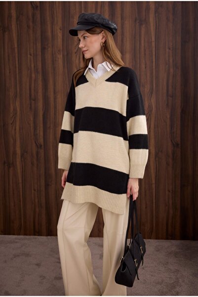 HEQA Striped V-Neck Sweater Bone-Black