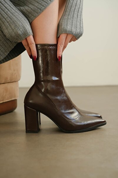 MODAADAM Women's Enjoy Thick Heeled Stretch Boots - Brown-Patent Leather