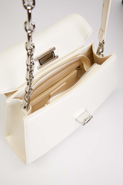 Levidor White Geometric Model Shoulder Bag