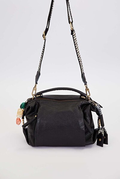 Levidor Black multi-accessory detailed shoulder bag