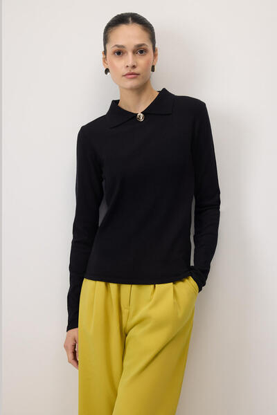 Touché Privé Tricot Bluz with Brooch