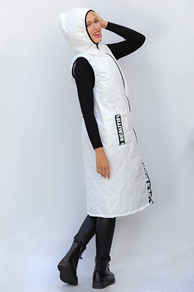 della moor Women's White Italian Quilted Hooded Oversize Puffer Long Vest