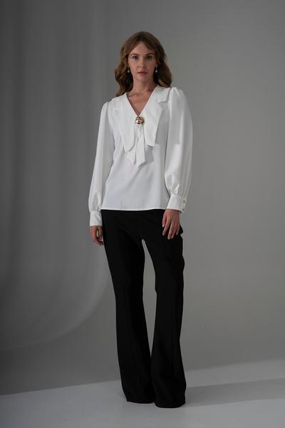 Lila Rose Gold Aksesuarlı Absürt Yaka Bluz