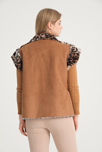 della moor Women's Camel Italian Leopard Patterned Short Vest