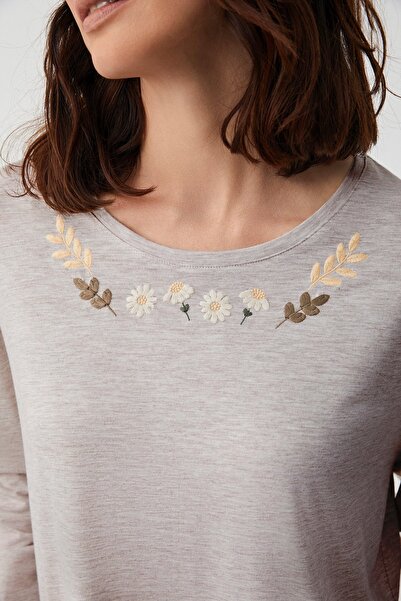 Catherine's Catherines Soft Textured Fabric Circular Neck Long Women's Pajama Set