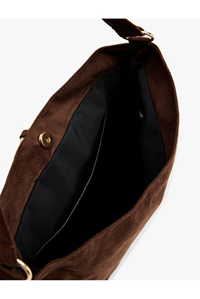 Koton Τσάντα tote με φούντες με μεταλλικά αξεσουάρ σε στυλ σουέτ