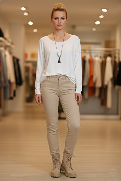 Chiccy Italian Cream Color Pool Neck Long Sleeve Slim Collar Casual Knitwear Blouse 70 65