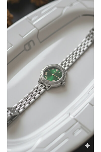 Leerybee Klasik Tarz Seven Kadınlar İçin Şık Zarif Kol Saati