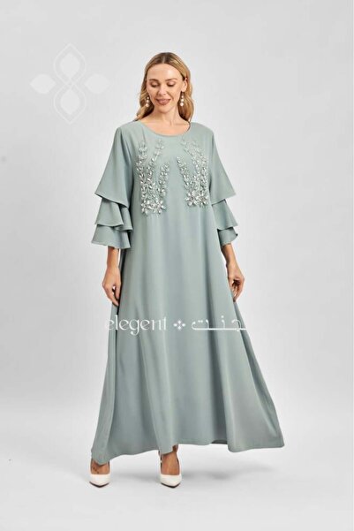 Elegent Soft jalabiya with ruffled sleeves and elegant embroidery ideal for evenings and special occasions.