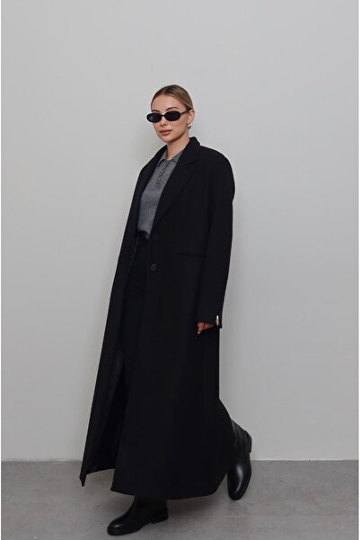 Havoş Black Coat with Zipper Detail on the Sleeves