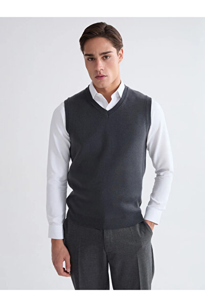 LC Waikiki Чоловічий трикотажний светр з V-подібною горловиною стандартної форми