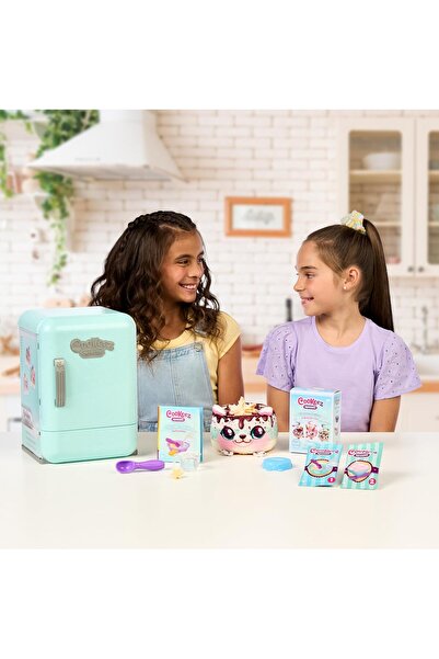 Cookeez Makery Freezy Cakez Fridge - Mix & Decorate Interactive Scented Plush