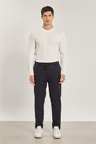 BARRELS AND OIL بنطلون جوجر بجيب فليتو للرجال - أزرق داكن