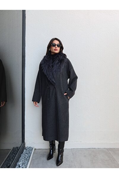 ESRAHELVACI Fur Collar Buttoned Long Coat