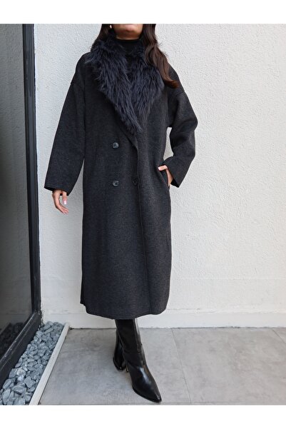 ESRAHELVACI Fur Collar Buttoned Long Coat