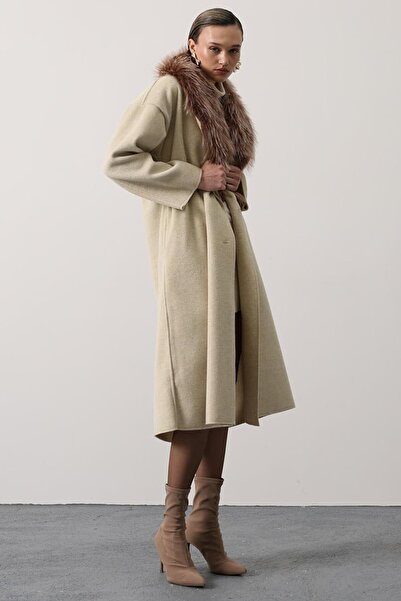 VAGGON Women's Beige Fur Detailed Button Closure Cashmere Coat Vs01538