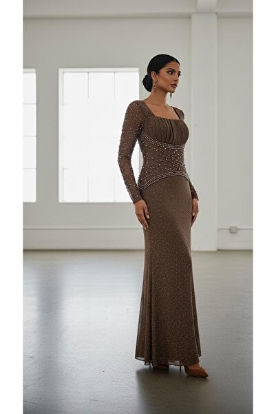 dantil Elegant brown stretch lace evening dress with sheer tulle sleeves embroidered with pearls