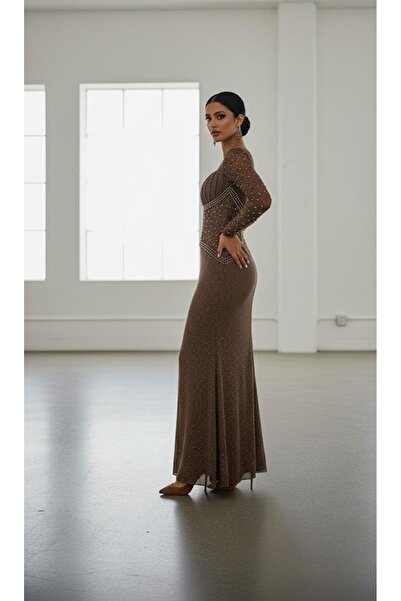 dantil Elegant brown stretch lace evening dress with sheer tulle sleeves embroidered with pearls