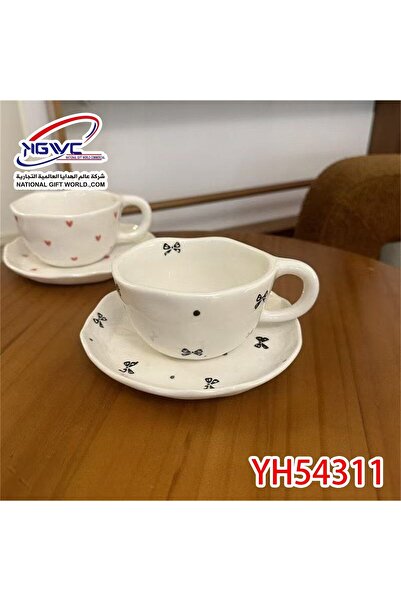 Cup كوب سيراميك مع صحن بتصميم فيونكة (نقشة الكرز والساكورا)