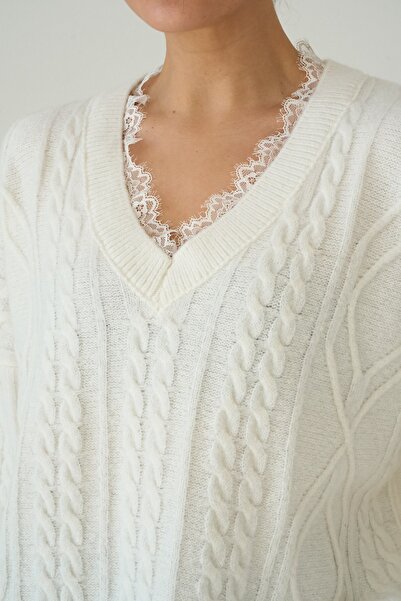 ossons V-Neck Hair Braid Detailed Sweater