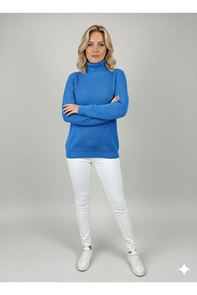 Millionaire Women's Blue Thick Knitted Turtleneck Sweater