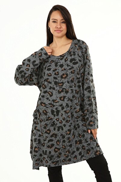 della moor Women's Plus Size Smoked Italian Leopard Print Asymmetrical Cut Tunic