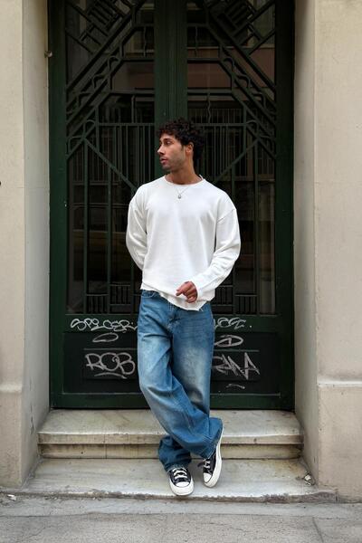 Flaw Wear Ripped Model Basic Sweat