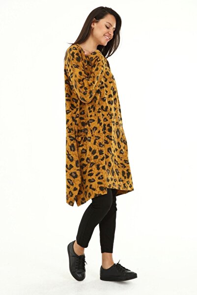 della moor Women's Plus Size Mustard Italian Leopard Print Asymmetrical Cut Tunic