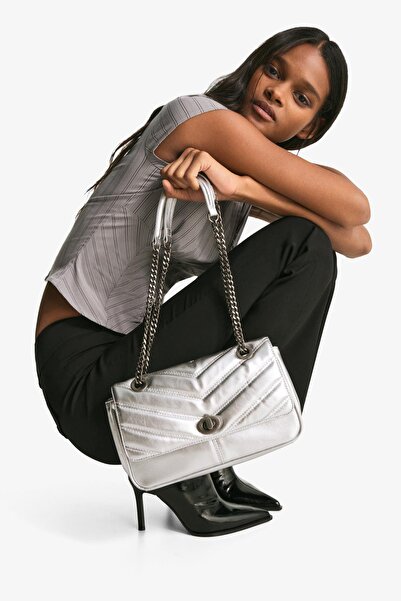 Bershka Suni deri kapitone kol çantası