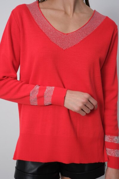 Moda Days Women's Beige Glitter V-Neck Sweater