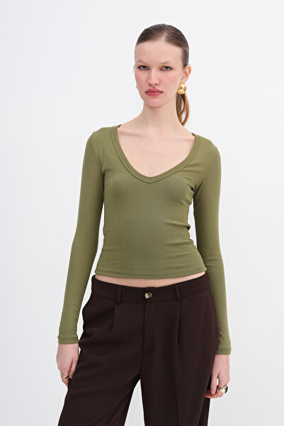 Addax V-Neck Basic Blouse B0425