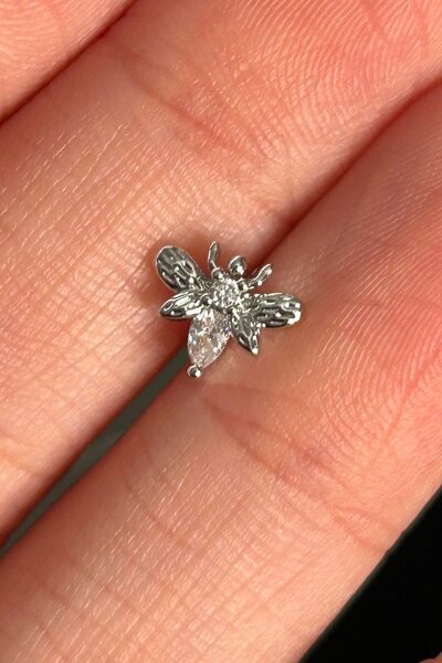 TAKIŞTIR Gümüş Renk Arı Figürlü Cerrahi Çelik Tragus/Kıkırdak Küpe/Piercing (...