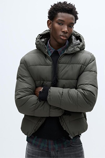 Pull & Bear Kapüşonlu hafif şişme ceket