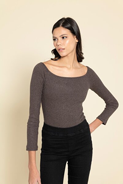 FOR YOU MODA Bluse mit offenem Ausschnitt und Wasserfall-Steinen