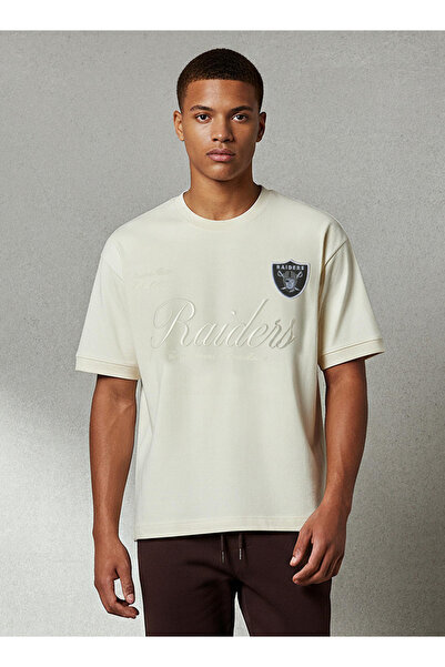 SP Characters تي شيرت رجالي بقصة عادية ورقبة دائرية وأكمام قصيرة ومطرز بشعار ...