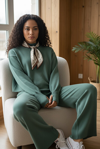 NEWCO Scarf, Biscuit Collar, Wide Leg, Two-Piece Knitwear Set