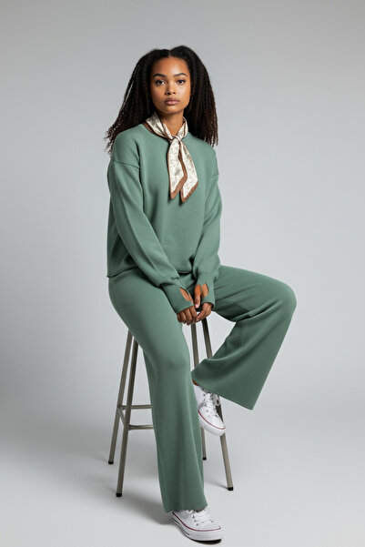 NEWCO Scarf, Biscuit Collar, Wide Leg, Two-Piece Knitwear Set