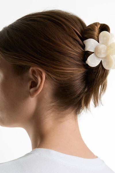 Oysho Flower hair clip