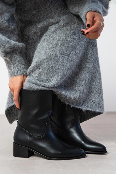 NİŞANTAŞI SHOES Γυναικείες μπότες με κοντό τακούνι υβριδικές μαύρες ματ μυτερές μύτες