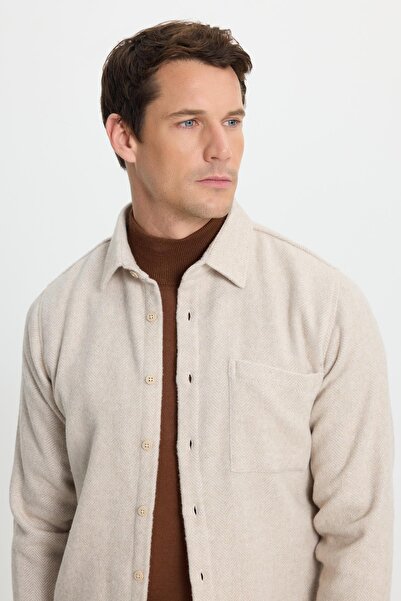 Tudors Men's Slim Fit Slim Fit Dobby Lumberjack Pocket Sport Collar Ecru Shirt