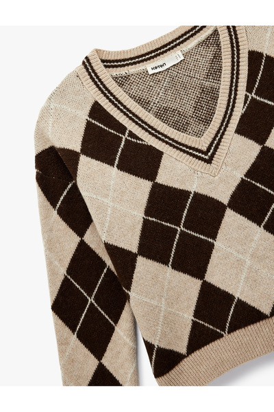 Koton Πλεκτό πουλόβερ με μακρύ μανίκι και λαιμόκοψη σε σχήμα V με διαμάντια