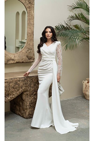 Serica Moda Βραδινό φόρεμα με λευκή λαβή και κέντημα D ντραπέ με ουρά