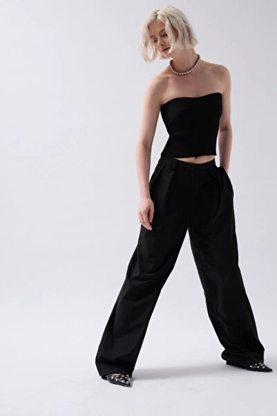 GENCULUS    Strapless Textured Crop