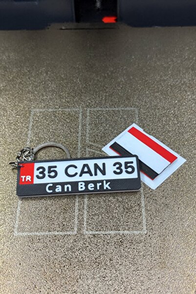 TriVox3D KİŞİYE ÖZEL PLAKA ŞEKLİNDE ANAHTARLIK (7 CM)