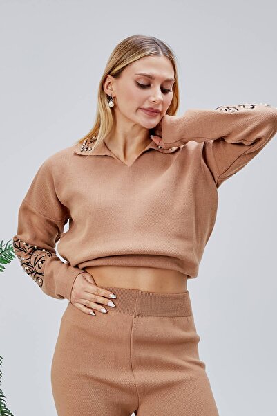 Jinx Wear Fashion Women's 2-Piece Acrylic Knitwear Set with Collar and Sleeve Lace Detail and Pearl Detail