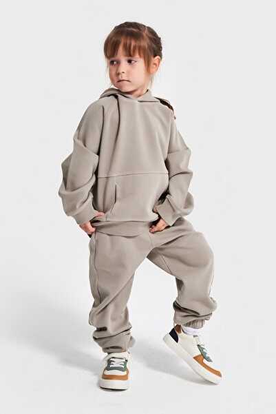 poozkids بغطاء رأس طقم رياضي للأطفال موديل أساسي للجنسين