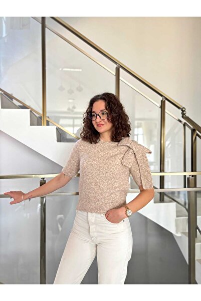 Sude Kızanlıklı Pulover din tricot moale cu detaliu de fundă